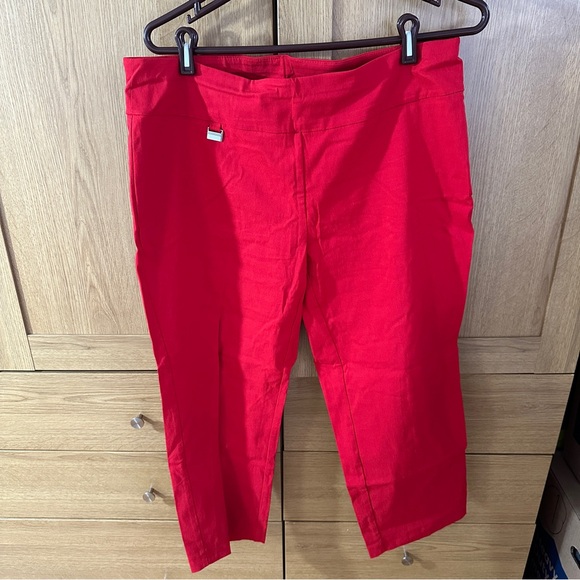 Women’s Alfani Red Cropped Crapi Pants - Picture 14 of 16